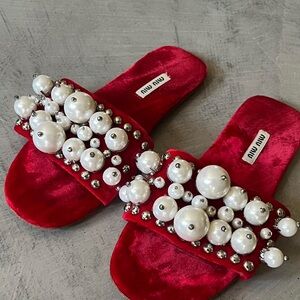Pearl sandals